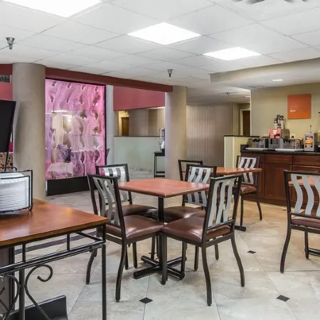 Comfort Inn & Suites Hamilton Place