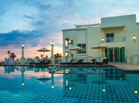 โรงแรม กระบี่ ฟร้อนท์ เบย์ รีสอร์ท