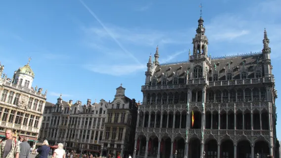 Semua jenis penerjemah, pemandu, mobil sewaan, fotografer, pendamping bisnis, pendamping medis, pemandu wisata, dan kustomisasi di seluruh Belgia