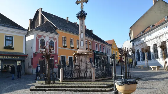 Tiga Kota Danube [Termasuk Szentendre + Visegrad + Esztergo + kapal pesiar Musim Panas]