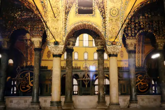 Hoteles cerca de Santa Sofía