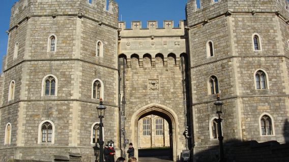 Windsor Castle + Oxford Walking Tour + Stonehenge (Includes admission ticket|Monday/Saturday Chinese/Mandarin)