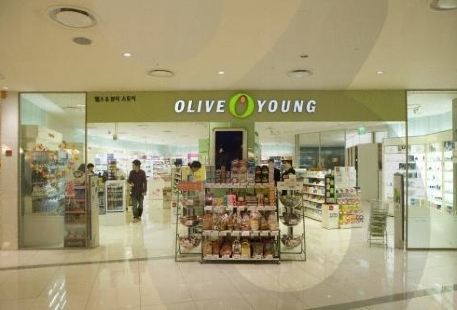 Olive Young（明洞總店）