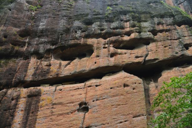 The Cliff Tomb