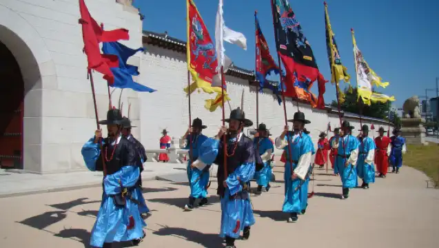 A 9-Hour private charter in Seoul, South Korea [Free Gyeongbokgung Palace admission ticket- Customizable at Your Expectation]