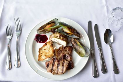 Stratosfare Restaurant & Bar