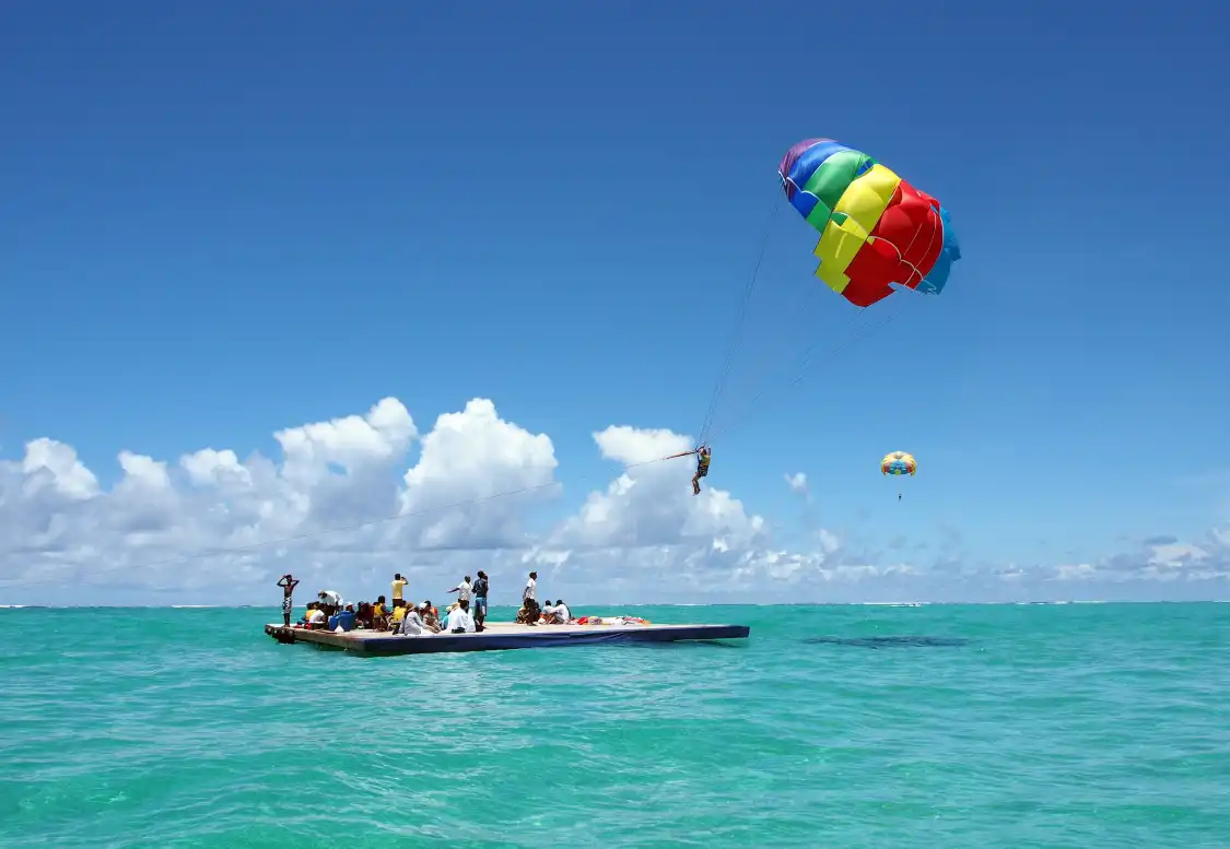 Hotels near Île aux Cerfs