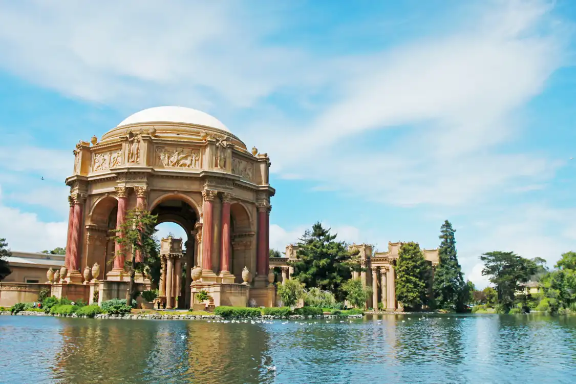 Hotels near Palace of Fine Arts