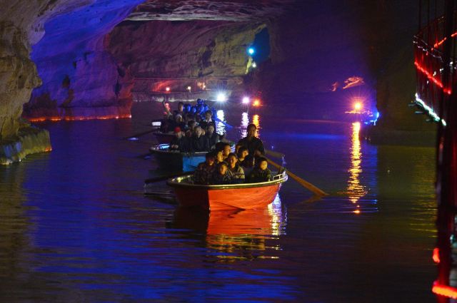 Zhongfeng Cave