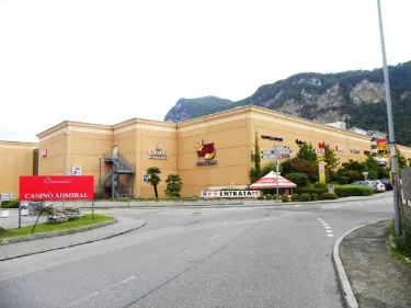 FoxTown Factory Stores