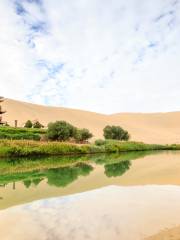 Mingsha Mountain Crescent Spring