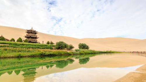 Mingsha Mountain Crescent Spring