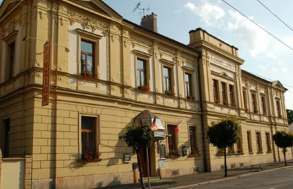 塞爾尼昆膳食公寓