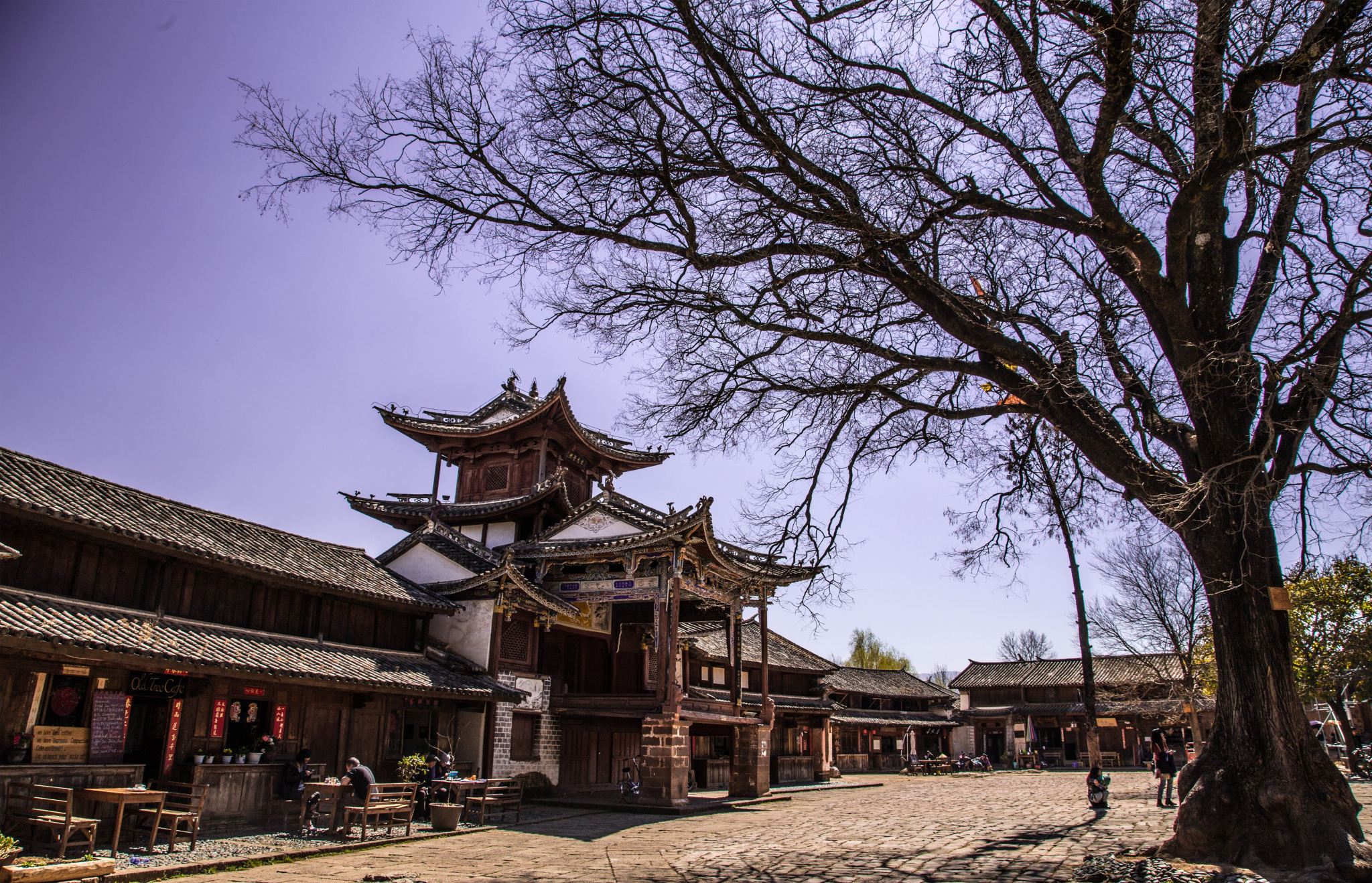 Antico borgo di Shaxi a Jianchuan, Dali [Vivi una vita lenta dove il tempo sembra essersi fermato in questo antico villaggio della Via del Tè e dei Cavalli]
