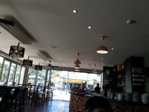 Cortado Restaurant & Bar