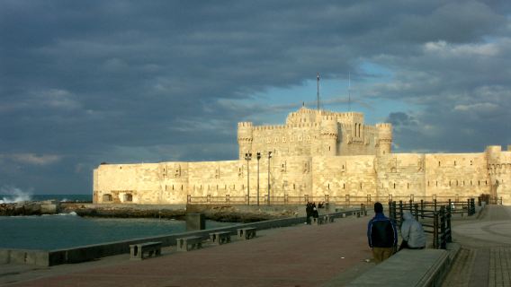 Tagesausflug nach Alexandria: Festung Qaitbay, Pompeiussäule und Katakomben mit privatem Fahrer, Guide und Mittagessen