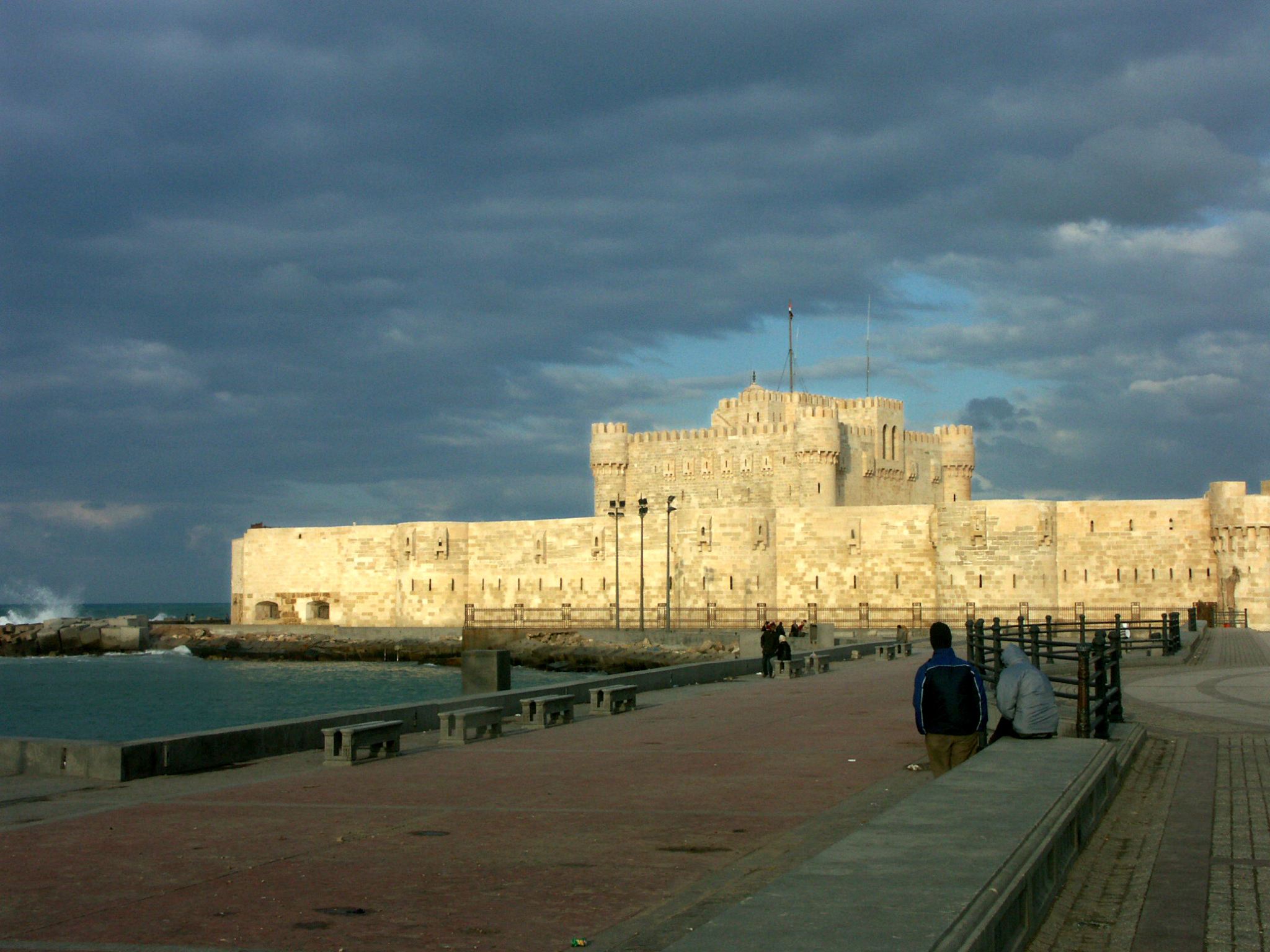 Tagesausflug nach Alexandria: Festung Qaitbay, Pompeiussäule und Katakomben mit privatem Fahrer, Guide und Mittagessen