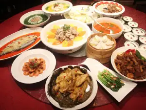 客运饭店(鹤庆县人民政府东)