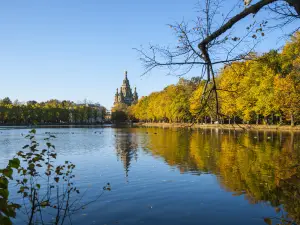 Popular Fall Viewing Attractions in Saint Petersburg