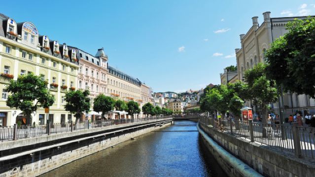 Prague Plzen Brewery Karlovy Vary Spa Town Day Tour with Chinese Private Charter and Hotel Transfer