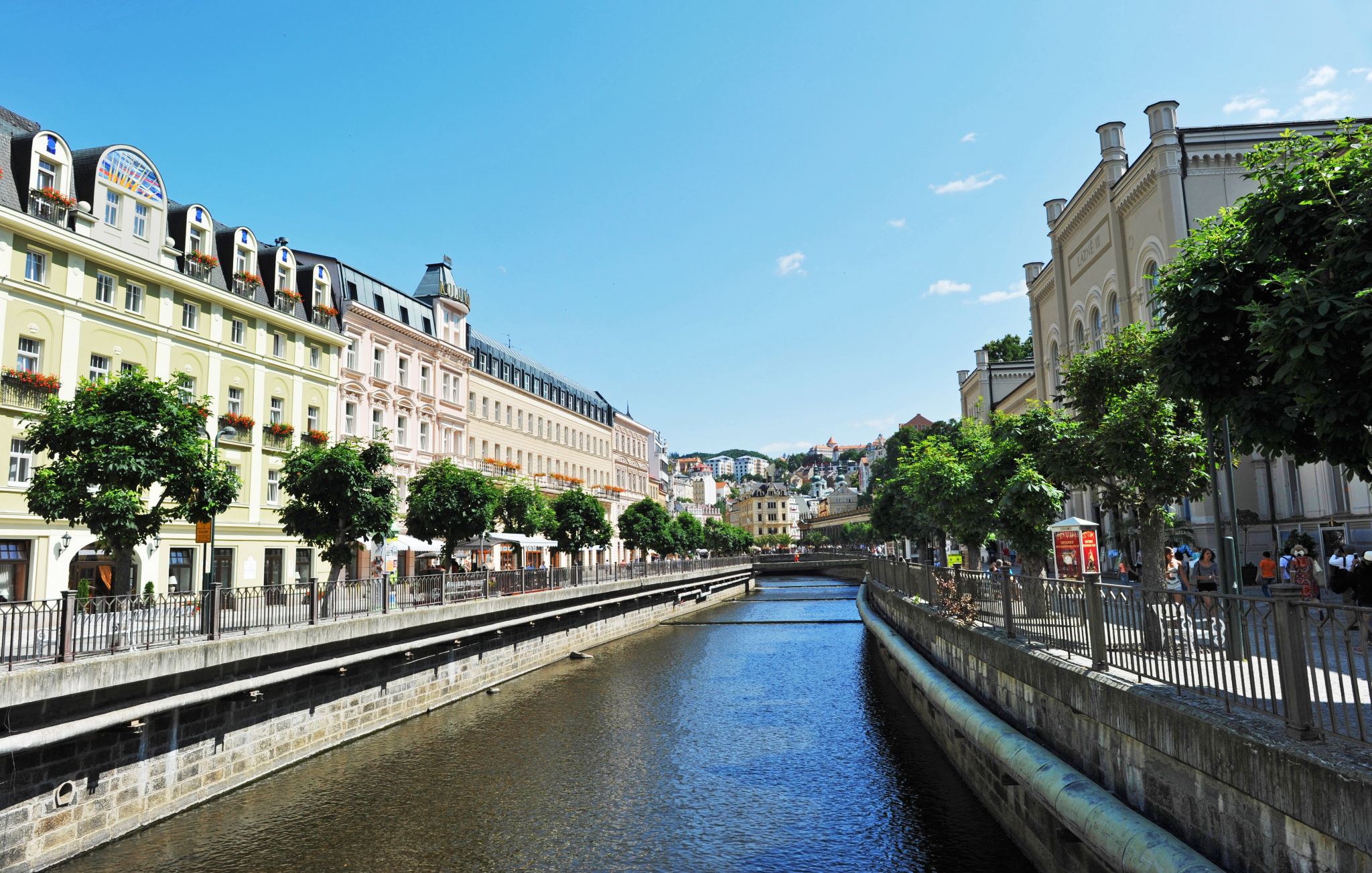 捷克布拉格比爾森啤酒廠卡羅維發利溫泉城一日遊中文包車飯店接駁