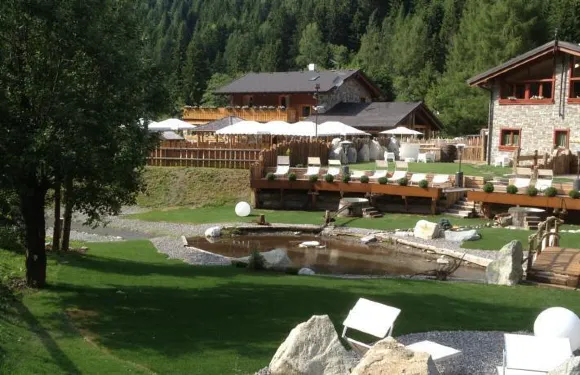 拉塔納德洛索甘尼酒店