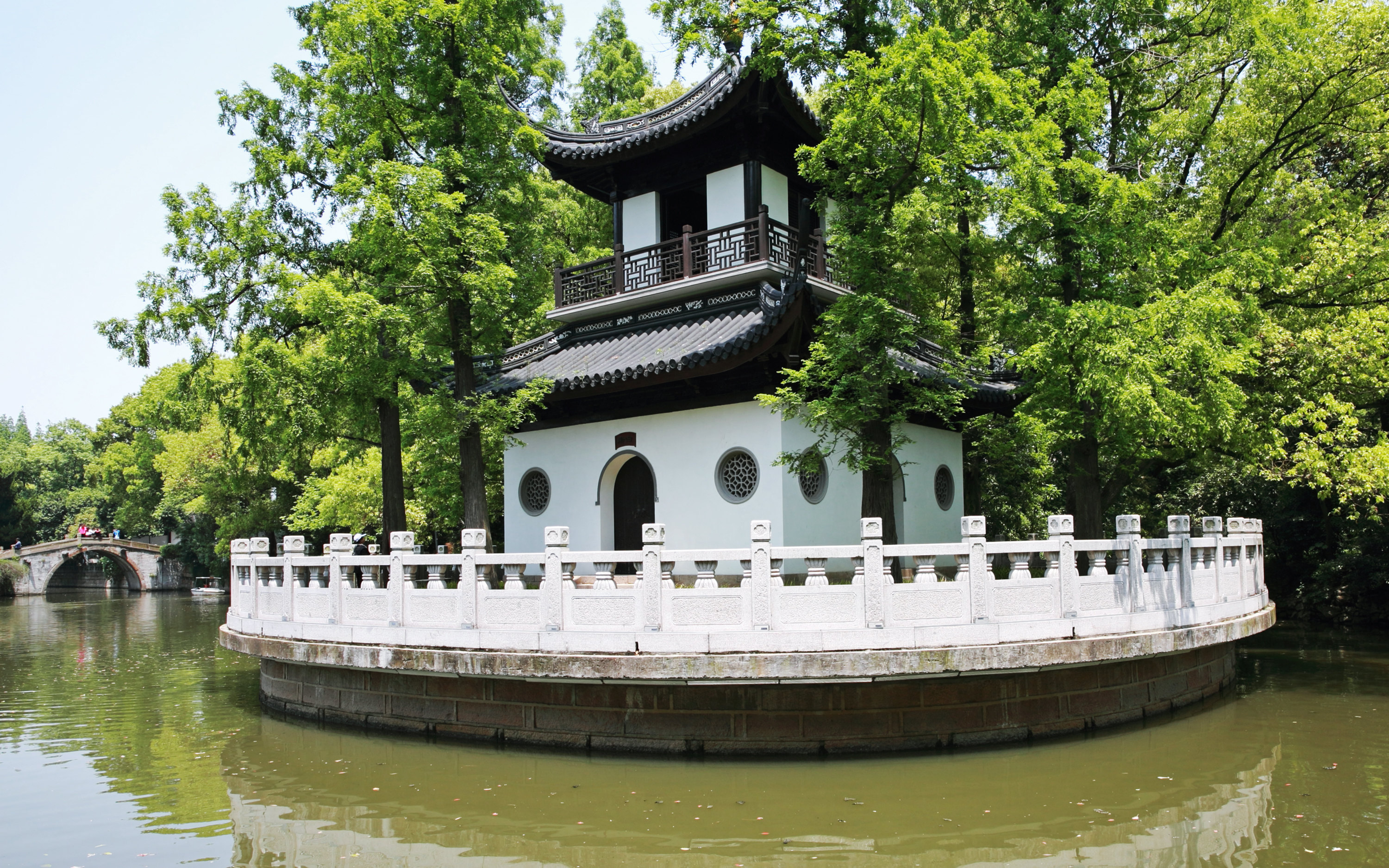 Hotel dekat Huilongtan Park