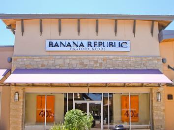 banana republic near me hours