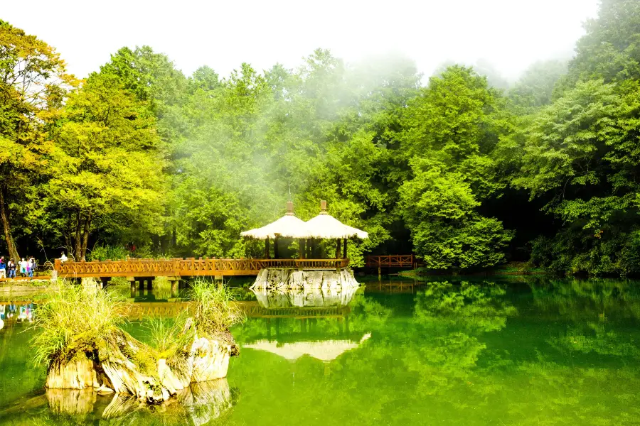 Jiemei (Sister) Lakes