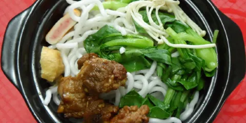 雲南正宗過橋米線（南環轉盤店）