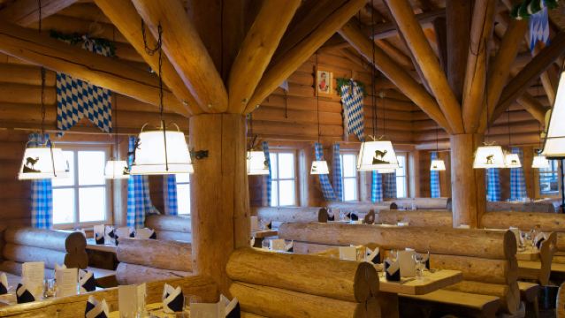 Tagesausflug zur Zugspitze ab München mit komfortablem Reisebus, professionellem Reiseleiter und inklusive Seilbahn und Rodelbahn