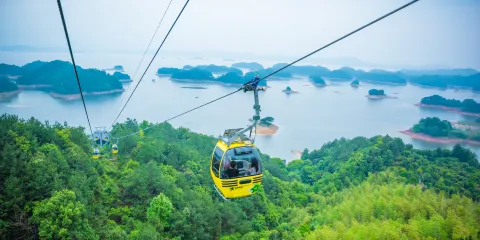 杭州千島湖中心湖區一日遊【登梅峯島+月光島 純玩專車上門接】