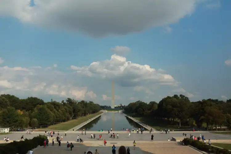 Các khách sạn gần Reflecting Pool