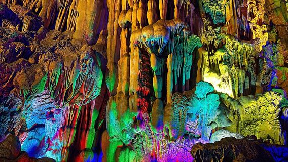 Reed Flute Cave