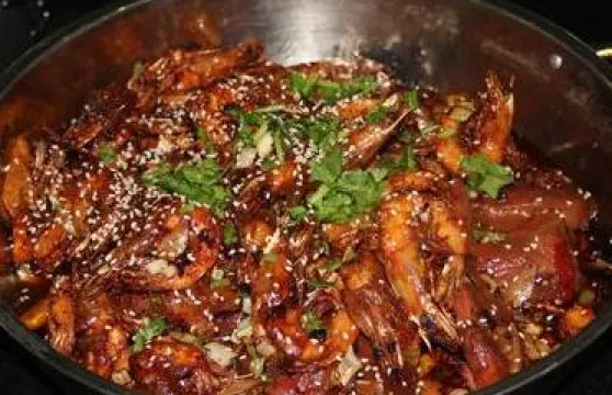 渝新淦鍋辣鴨火鍋店