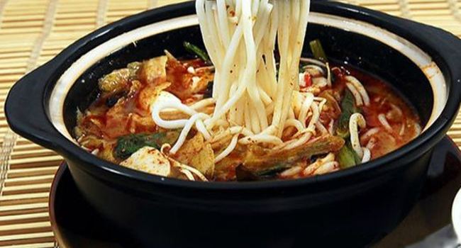 美国加州牛肉面大王(中共五常市城管局委员会西)