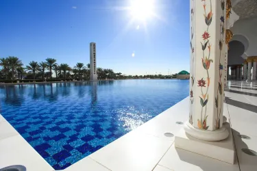 Sheikh Zayed Grand Mosque