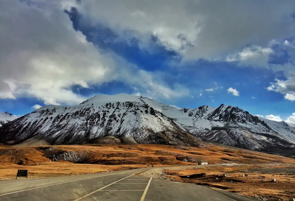 Hotels near Khunjerab Port