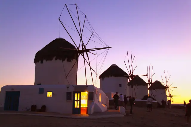 การชมพระอาทิตย์ตกที่ไมโคนอส