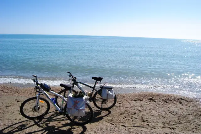 Cycling in Qinghaihu