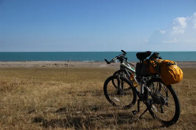Cycling in Qinghaihu