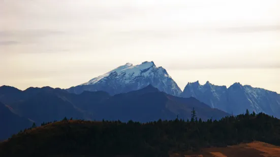 哈巴雪山