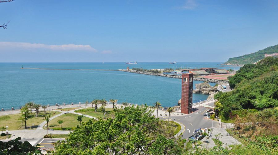 台灣美麗島站 光之穹頂+西子灣風景區+彩虹教堂+旗津島+統一夢時代購物中心一日遊
