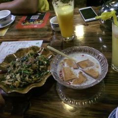 THE RED ELEPHANT User Photo