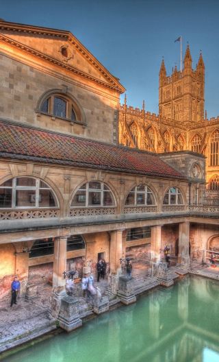 英国 ロンドン発 ストーンヘンジ＋ウインザー城＋バース ワンデーツアー ローマン・バスオプション