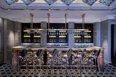 Ray's Bar