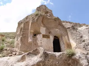 Sakli Church
