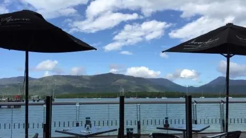 Dundees on the Waterfront in Cairns