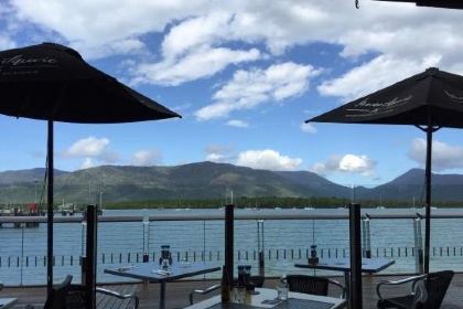 Dundee’s Restaurant