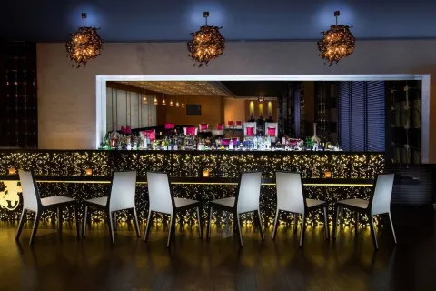 Jazz & Fizz Bar